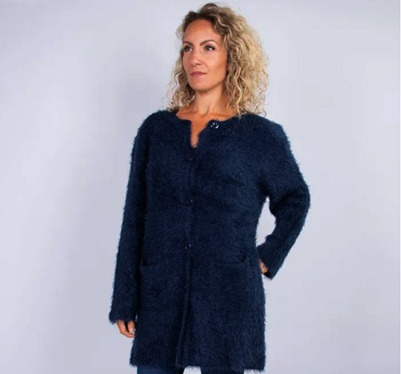 Klarissa & Nora's Fluffy Cardigan: Den perfekte vinterbeklædning næsten udsolgt