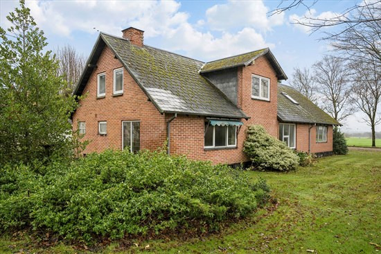 Bolig til salg for 995.000 kroner - se hvad der ellers er til salg i Rebild Kommune