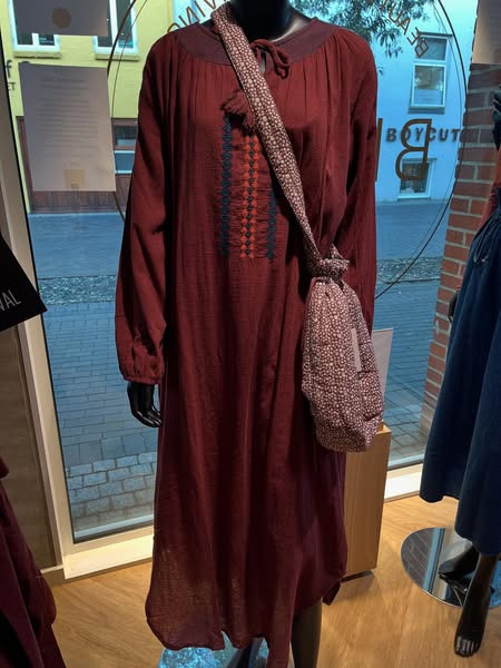 Bianca Pure Skin fremhæver årets store farvehit i bordeaux