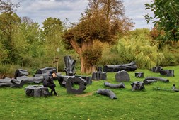 Mød kunstneren Mikkel Carl på Gammelgaard Kunst- og Kulturcenter
