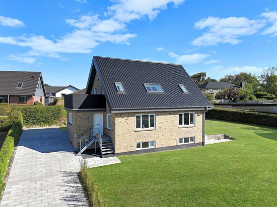 Top 6 over dyreste boliger til salg i Klarup. Priser op til 5.998.000 kr