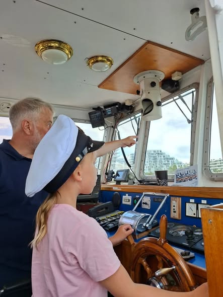 Aarhus Havnerundfart har haft endnu et hold børn som kaptajner for en dag