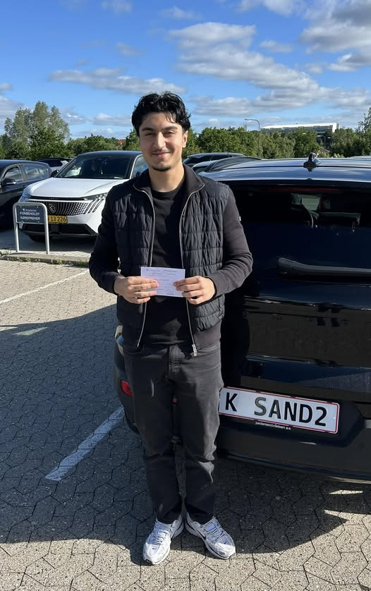 Kenneth Sand Køreskole ønsker Muhamad Ismail tillykke med bestået køreprøve i første forsøg