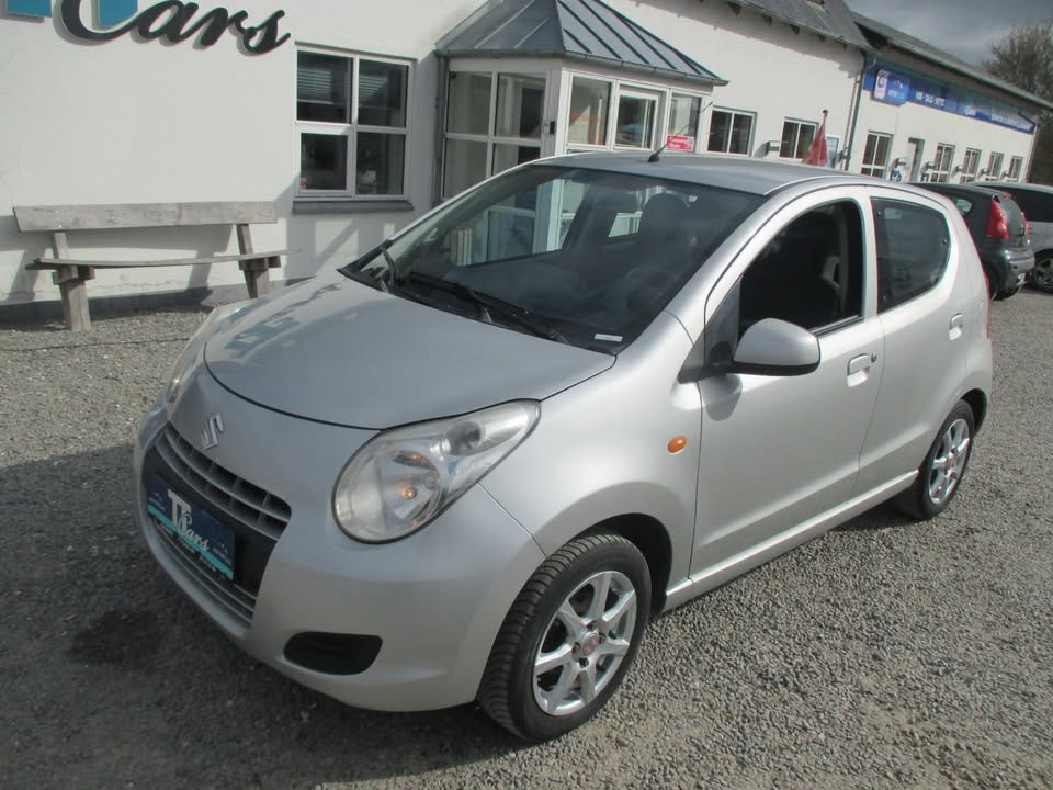 TT CARS ApS fremhæver Suzuki Alto som den perfekte kombination af komfort og økonomi