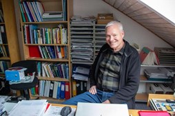 Når forskning møder lokalsamfundet: Historien om Poul Pabian og stiftelsen af Folkeuniversitetet Vallensbæk