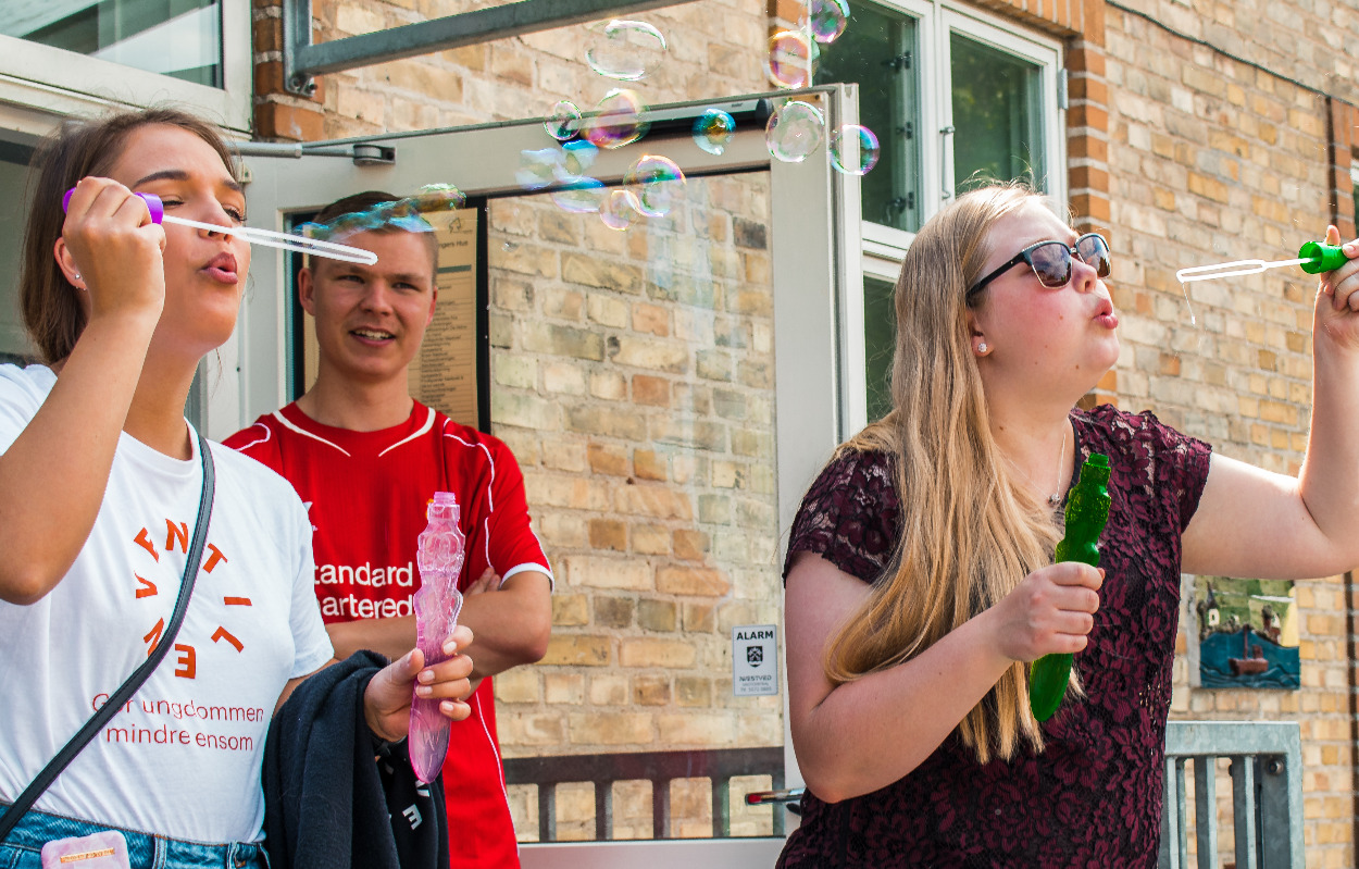 KOMsammen Silkeborg mangler frivillige, der vil gøre unge mindre ensomme