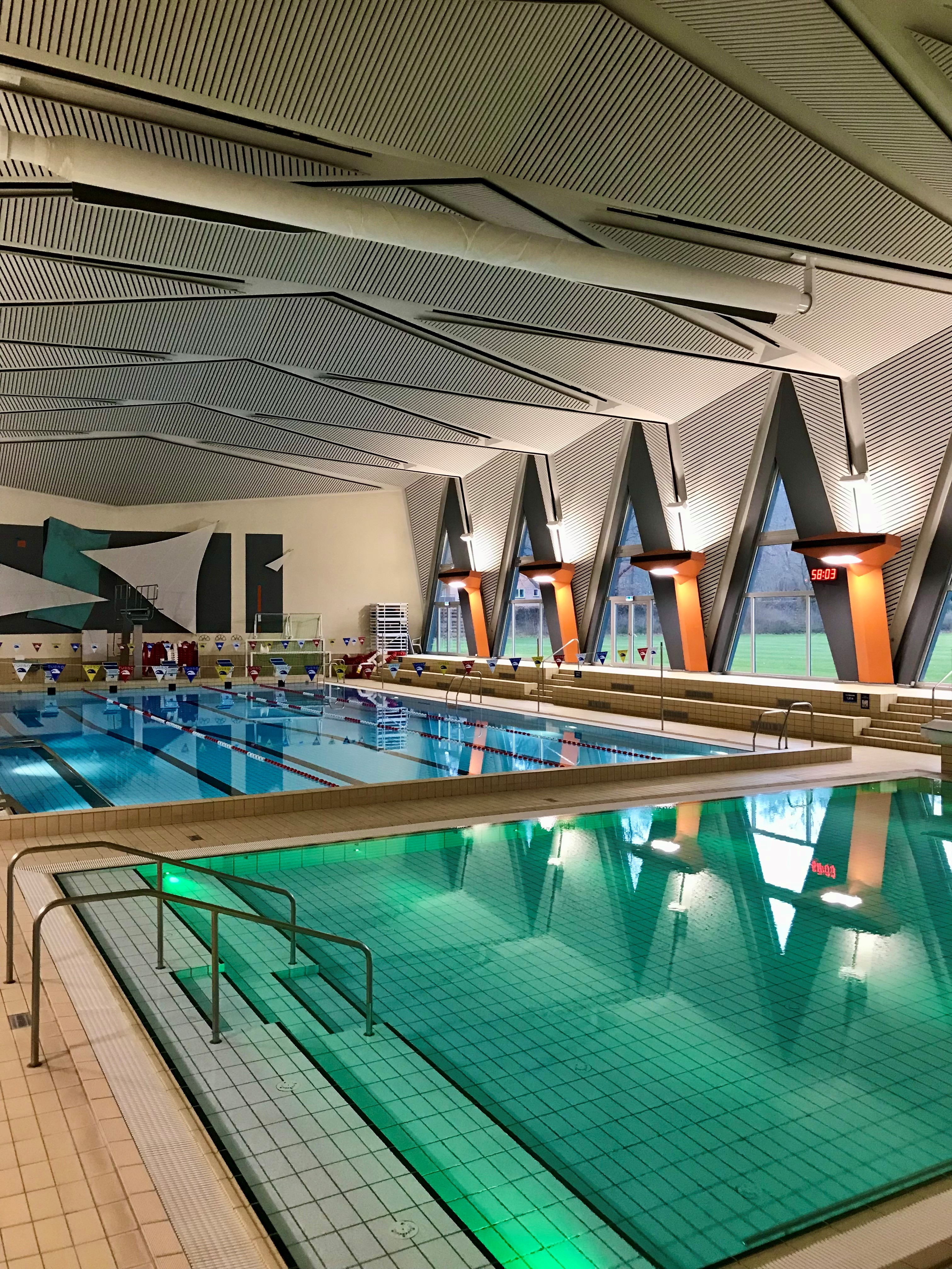 Romantisk aften i Rundforbi Svømmehal: Svøm i kærlighed