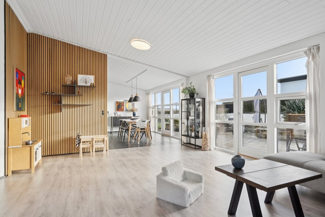 RealMæglerne Klaus Larsen tilbyder fuldmuret villa på attraktiv beliggenhed i Søndermarken