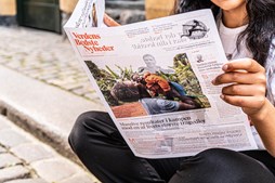 Få Verdens Bedste Nyheder ved Hornslet Letbanestation