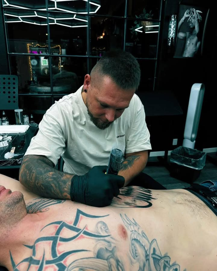 Mr. & Mrs. Tattoo tilbyder aften session med Hajru på torsdag