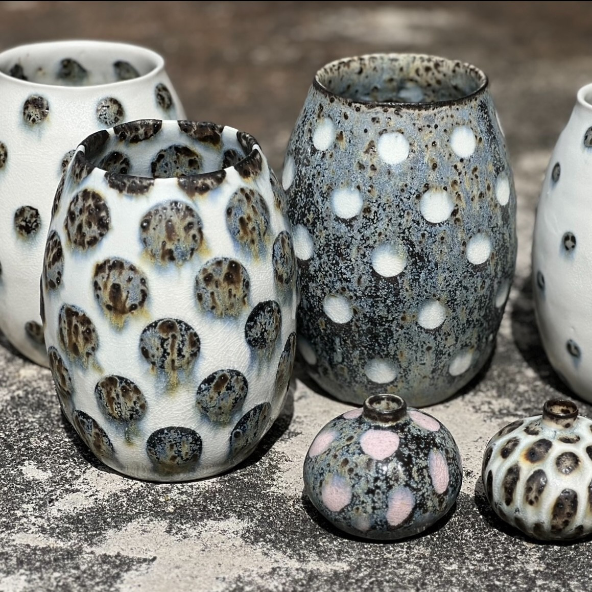 Fernisering med keramisk kunst i Købmandsgården