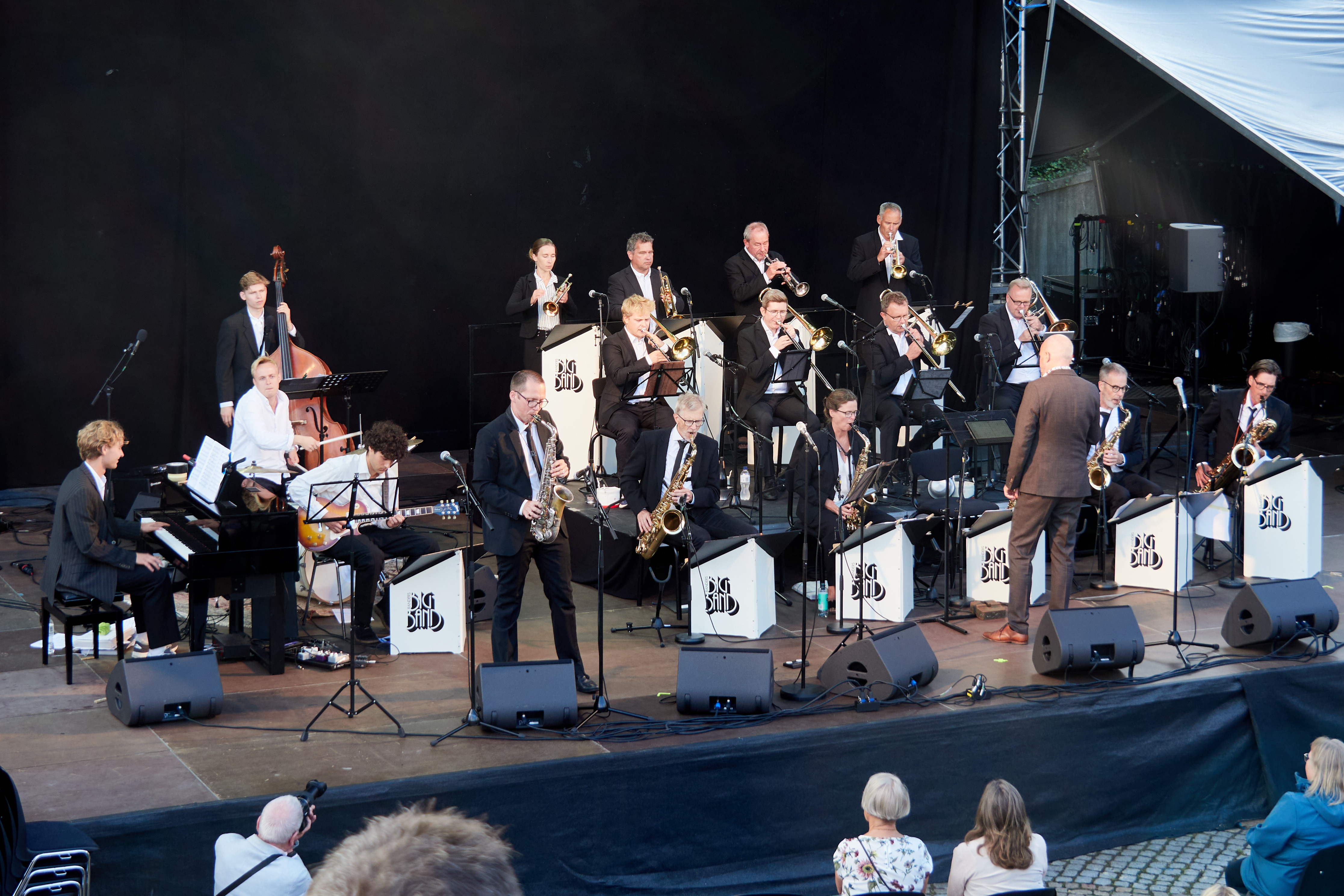 Sving med Randers Bigband og Michael Carøe i Randers festuge