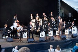 Sving med Randers Bigband og Michael Carøe i Randers festuge