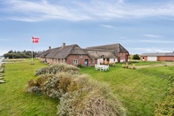Holmsland Klitvej 117C og 1 anden boliger er kommet til salg denne uge i Hvide Sande - se boligerne her.