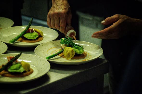 Restaurant Under Klippen fortsætter 3×3×3-konceptet hele sommeren