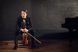 Stjerneviolinist præsenterer nyt album ved BRAGE-koncert