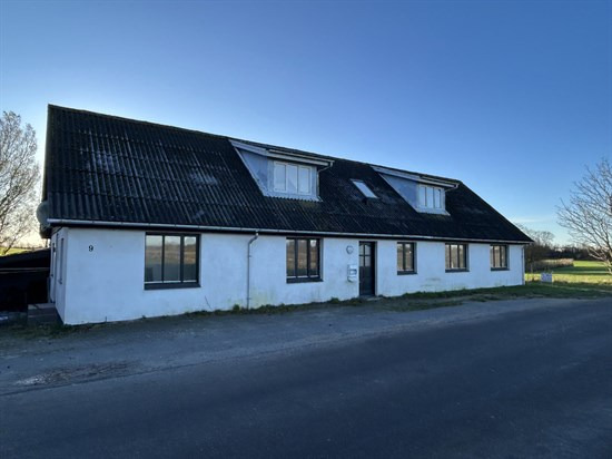 Kertevej 9 og 1 anden boliger er kommet til salg denne uge i Aarup - se boligerne her.