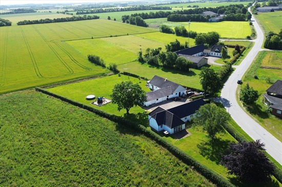 Top 6 over dyreste boliger til salg i Agerskov. Priser op til 2.695.000 kr