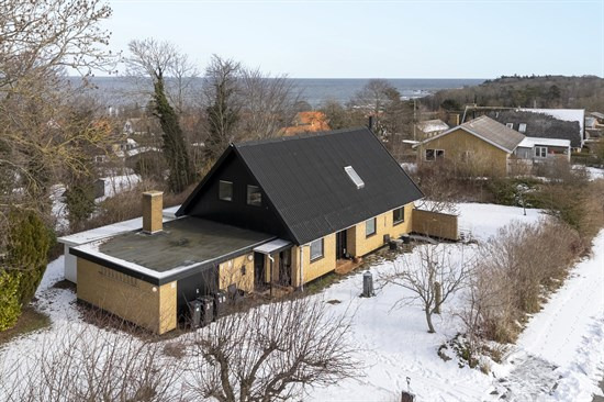 Lyrsbyvej 38 er til salg for kun 995.000 kr.: Se de billigste boliger til salg i Svaneke her