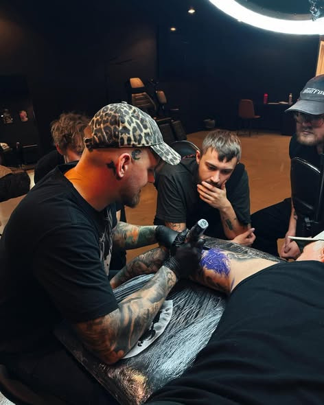 Mr. & Mrs. Tattoo fyldt med energi og kreativitet i studiet