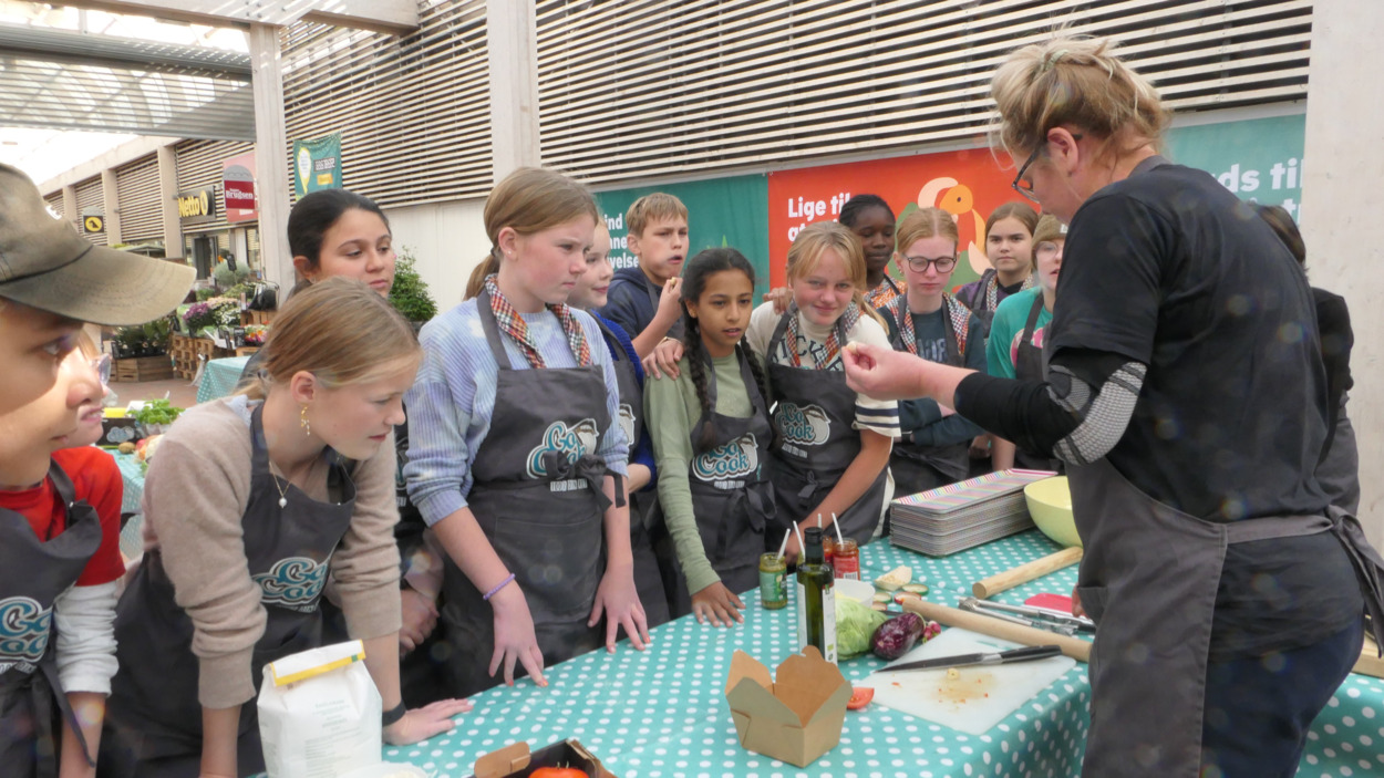 Glade børn og grønne pizzaer