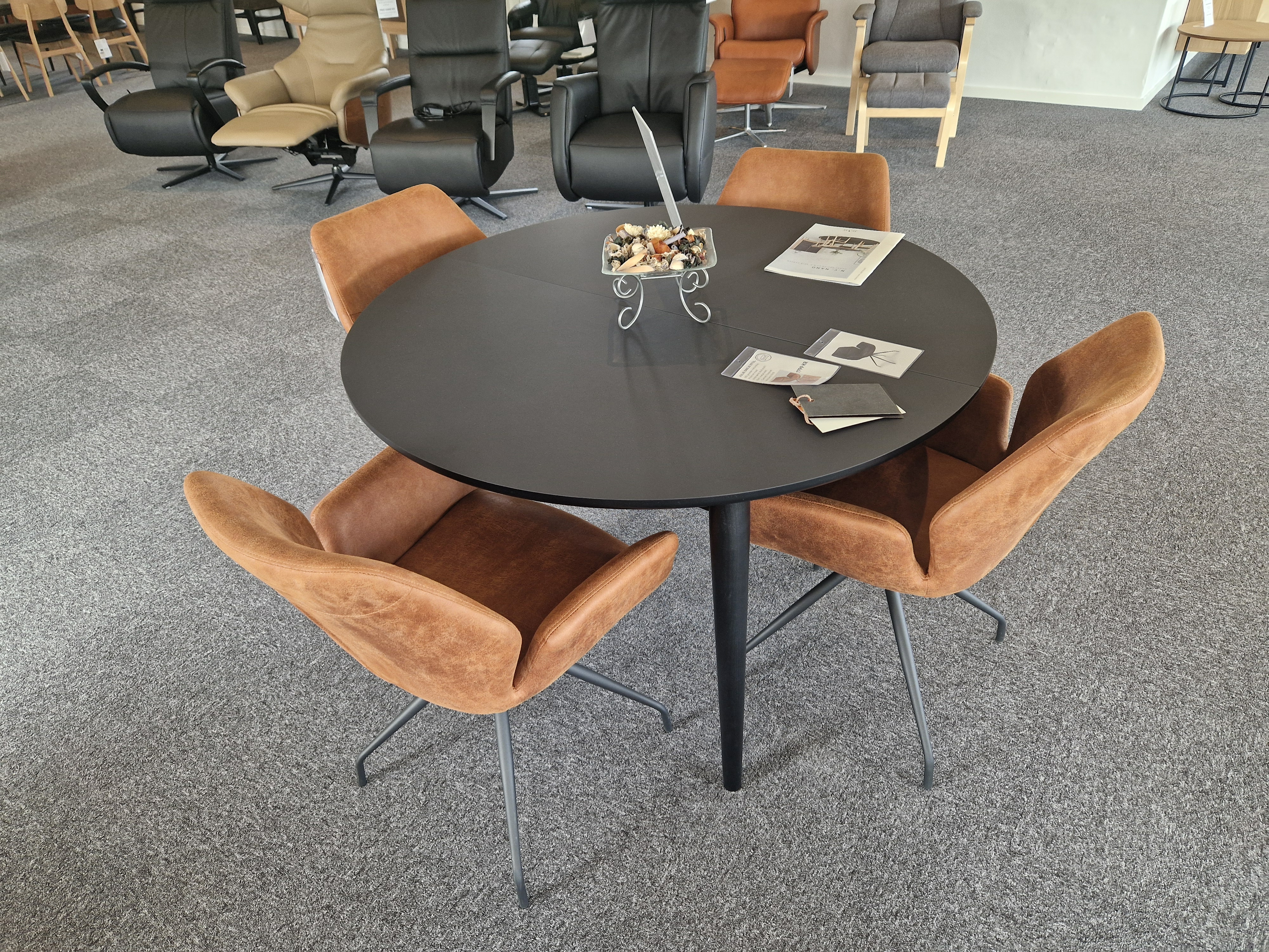 Ændrede åbningstider hos HoveLind Møbler denne uge 