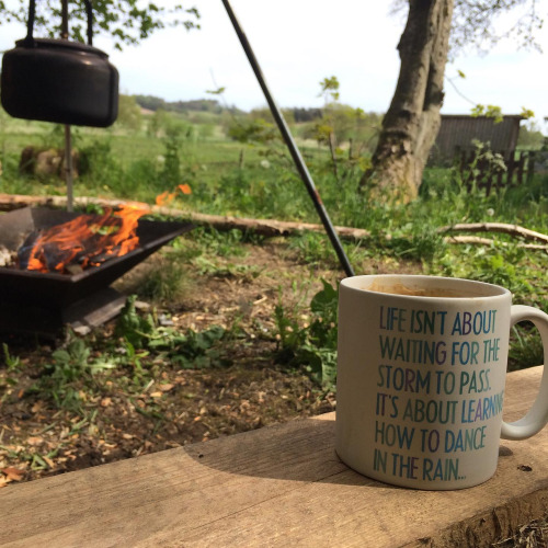 Mændsyssel: Samvær og hygge i bålhytten hos Foreningen Jordforbindelsen