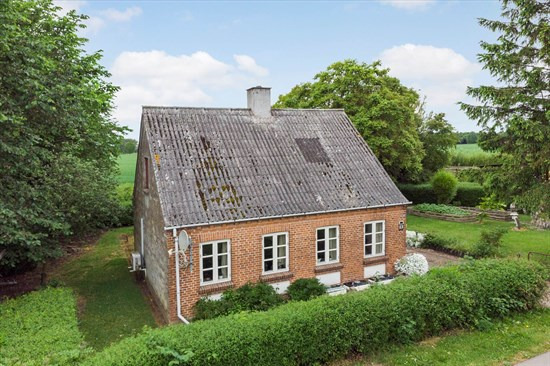 Top 6 over dyreste boliger til salg i Holeby. Priser op til 1.795.000 kr