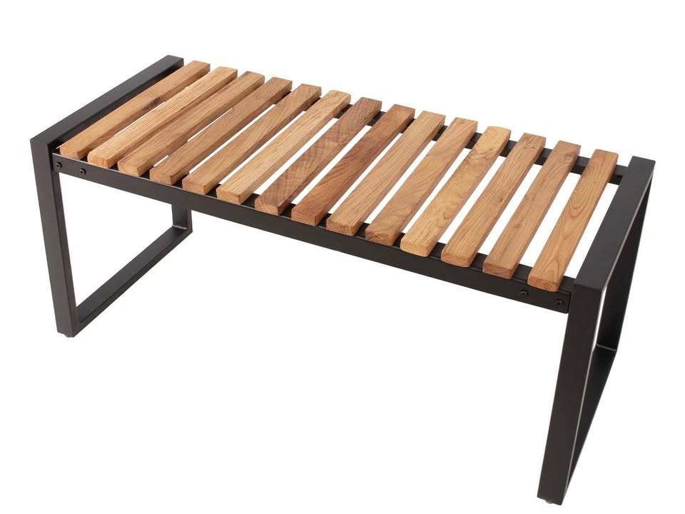 Hovelind Møbler præsenterer alsidig bænk i metal og egetræ