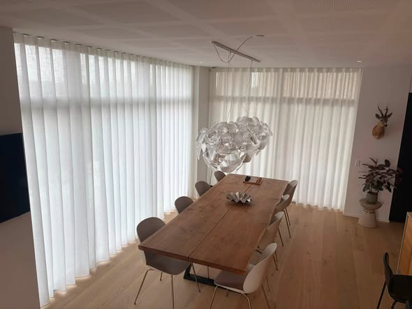 Botex Aabenraa monterer luftige gardiner i nybygget hus i Haderslev