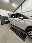 Vittrup Auto Aps klarer forsikringsskaden og giver lånebil mens du venter