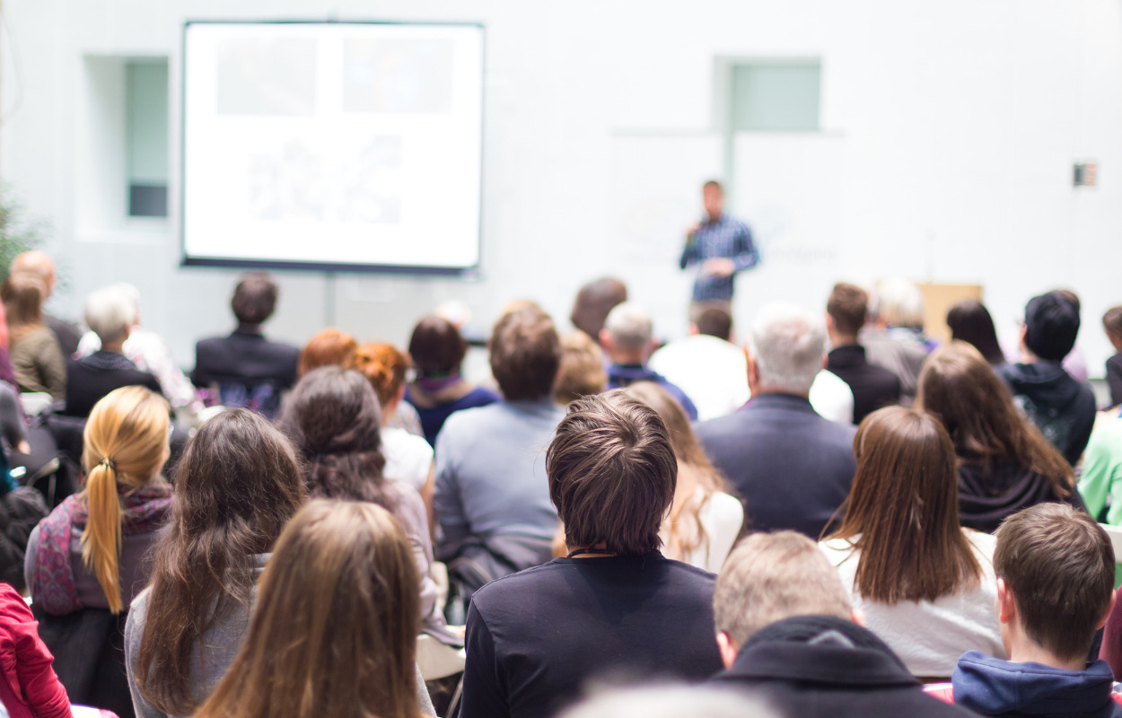 Kom til foredrag med Lindy fra "Rigtige Mænd"