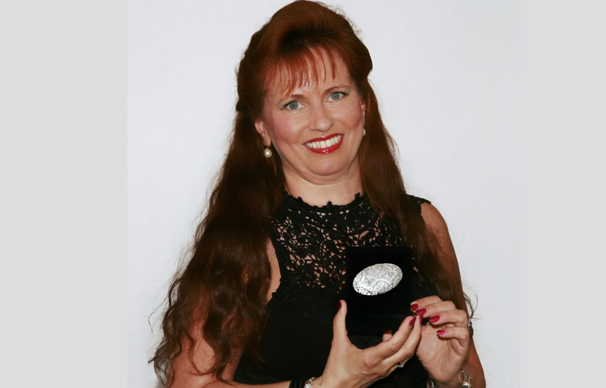 Et royalt smykke designet af Smykkedesigner Helga Winther