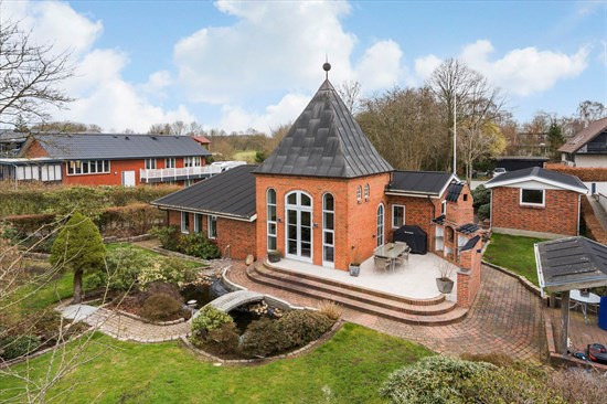 Eksklusiv bolig for 3.795.000 kr er netop kommet til salg i Kjellerup - Se den og de dyreste boliger her