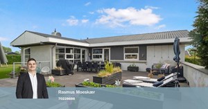 Moderniseret 70’er-bolig på Hans Grams Vej 13 tilbyder masser af plads