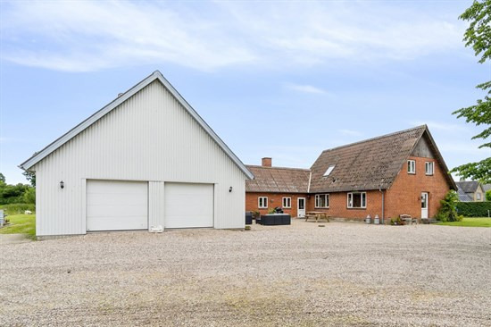 Pris sat ned med 1.200.000 kr. på Dongsvænget 1