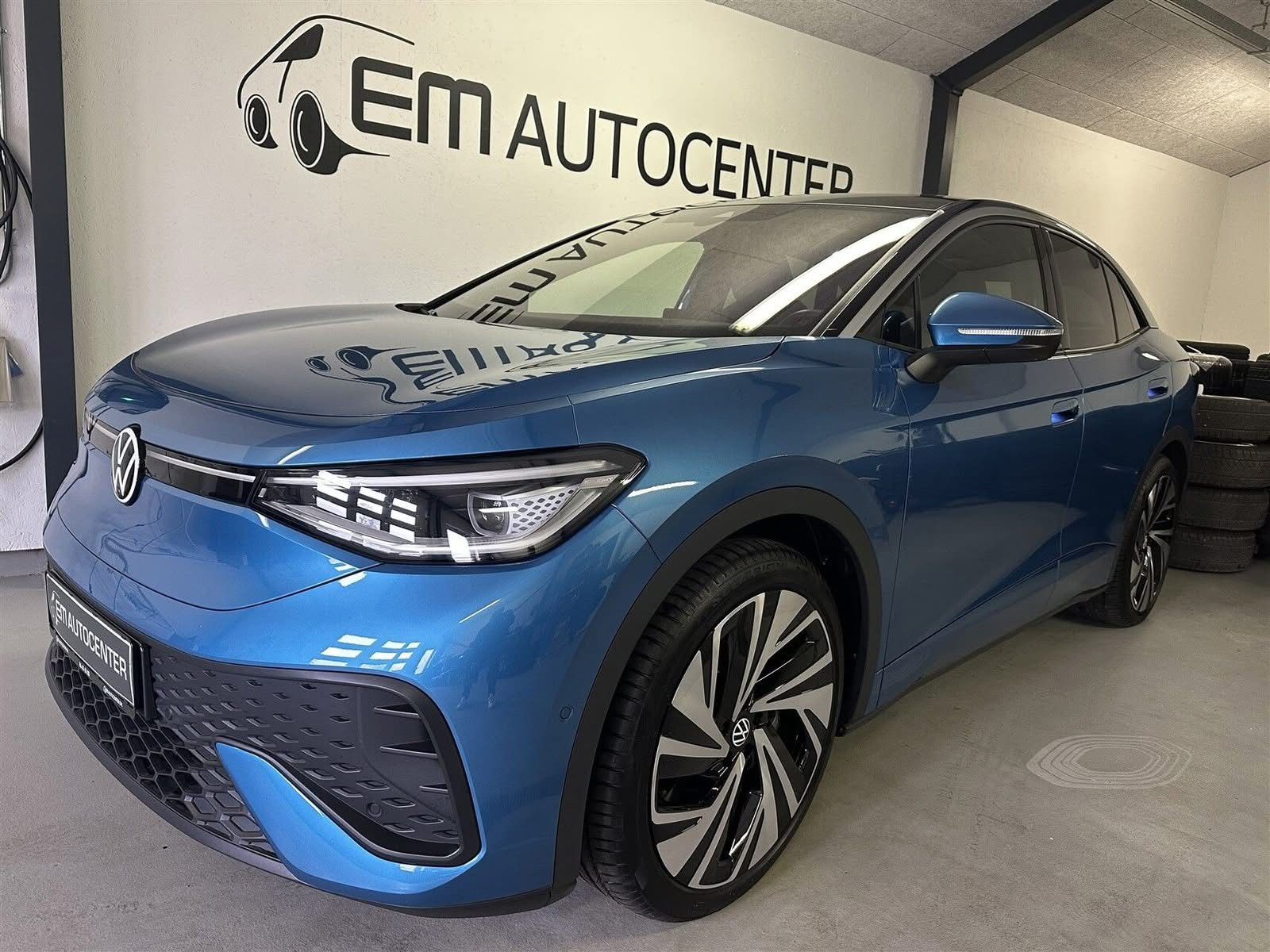 EM AUTOCENTER ApS tilbyder VW ID.5 til interesserede kunder