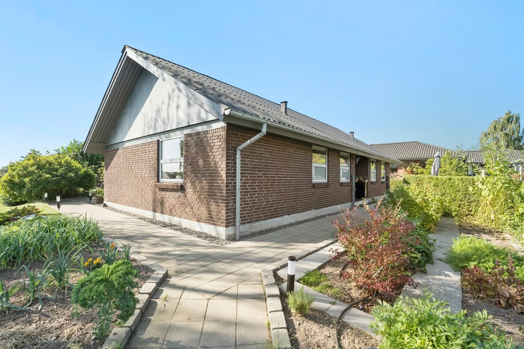 Indflytningsklar familievilla centralt i Hedensted fra edc Hedensted