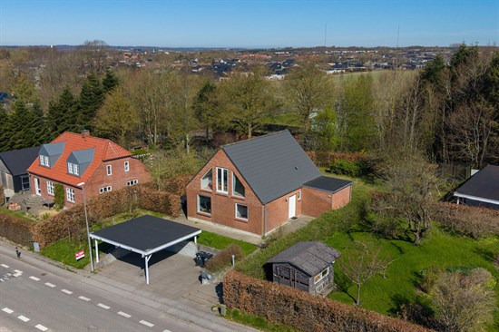 Hvilstedvej 12 er til salg for kun 1.695.000 kr.: Se de billigste boliger til salg i Solbjerg her