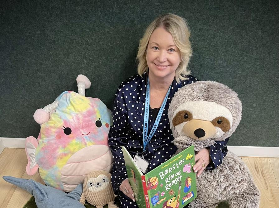 Slap af med højtlæsning på Skævinge Bibliotek