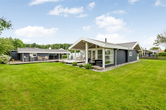Kystvej 70E og 1 anden boliger er kommet til salg denne uge i Bjert - se boligerne her.