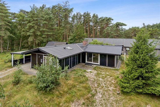 Fyrreklyngen 1 og 1 anden boliger er kommet til salg denne uge i Aakirkeby - se boligerne her.