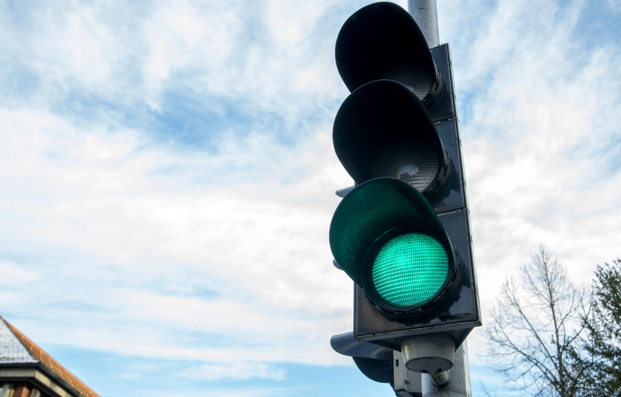 Omfartsvejens midterrabat bliver kønnere at se på