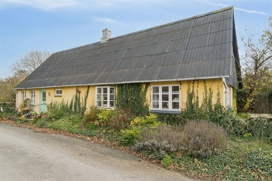 Kærbakken 11 og 1 anden boliger er kommet til salg denne uge i Samsø - se boligerne her.