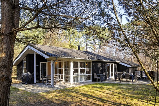 Luksusbolig netop kommet til salg i Højby: Se hvad du skal smide for Højbys dyreste adresser her