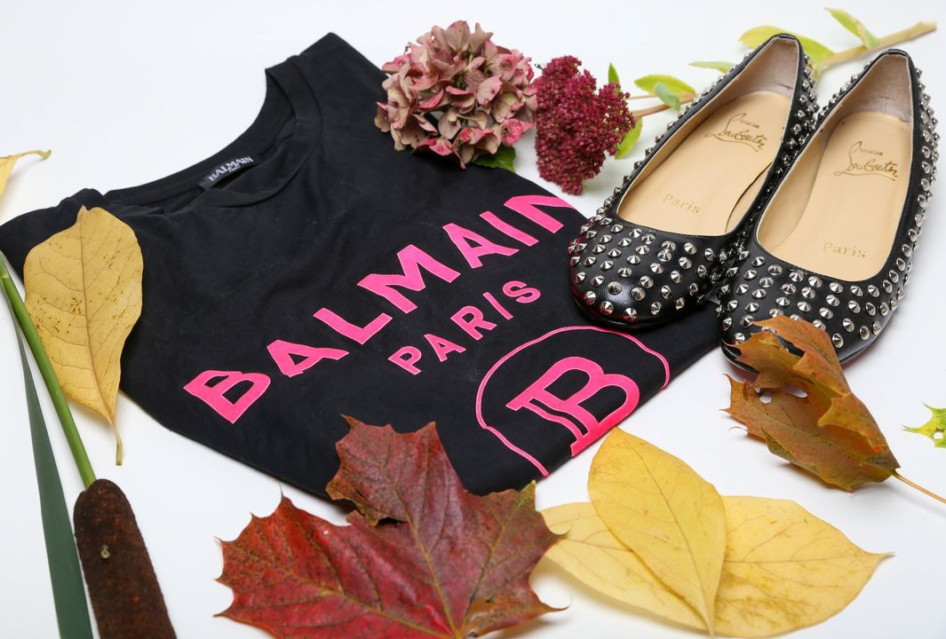 Luksusfund hos Frelsens Hærs Genbrugsbutik: Royal Copenhagen, Christian Loubertin og Balmain til fordelagtige priser