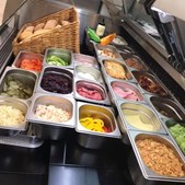 SuperBrugsen Hammerum tilbyder mix-selv sandwich til kun 28 kr. på fredag