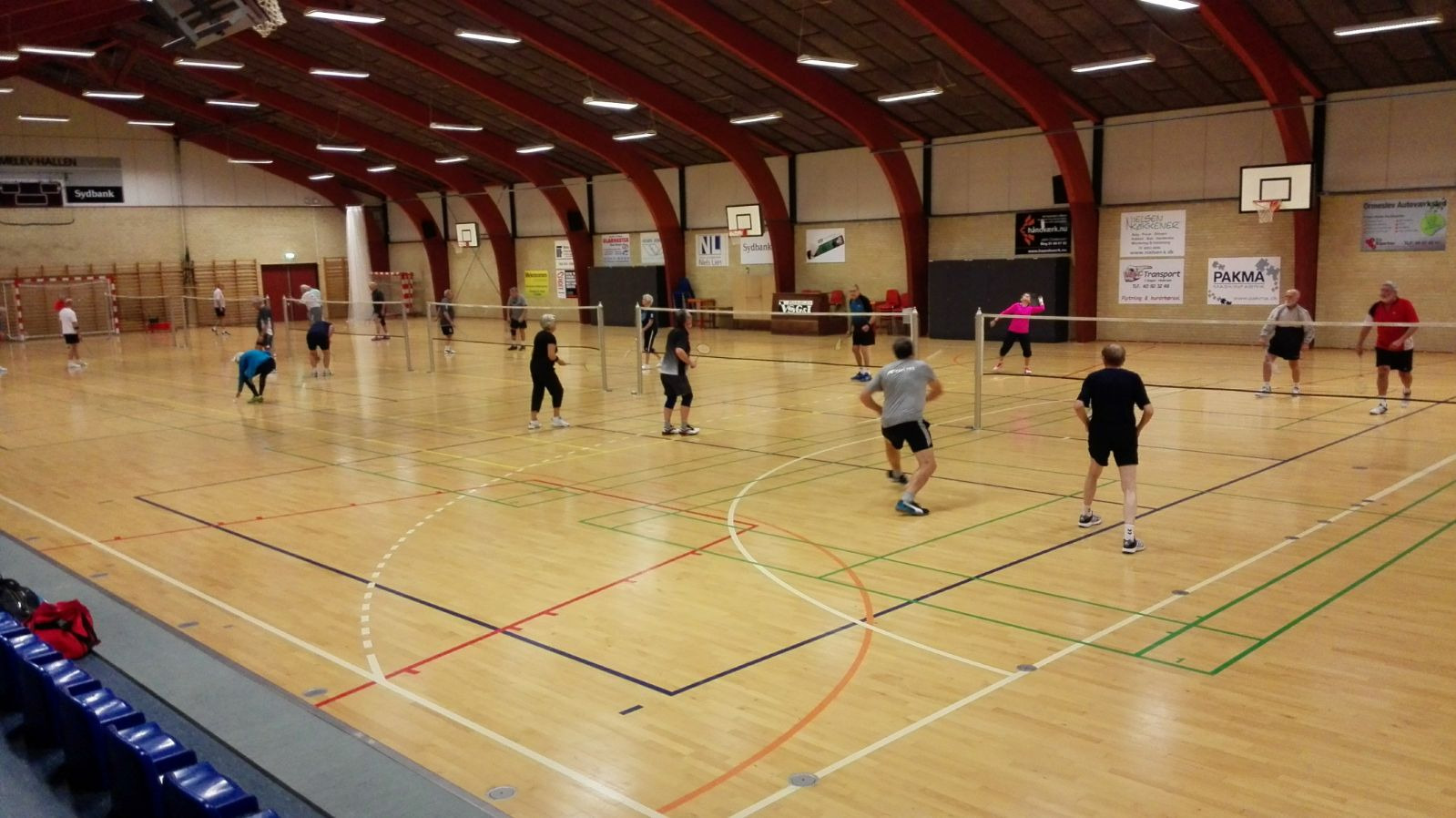 Vemmelev Seniorbadminton søger nye medlemmer.