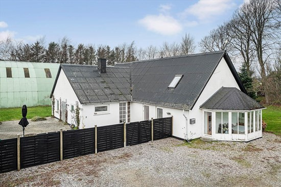 Grejsvang 45 og 1 anden boliger er kommet til salg denne uge i Havndal - se boligerne her.