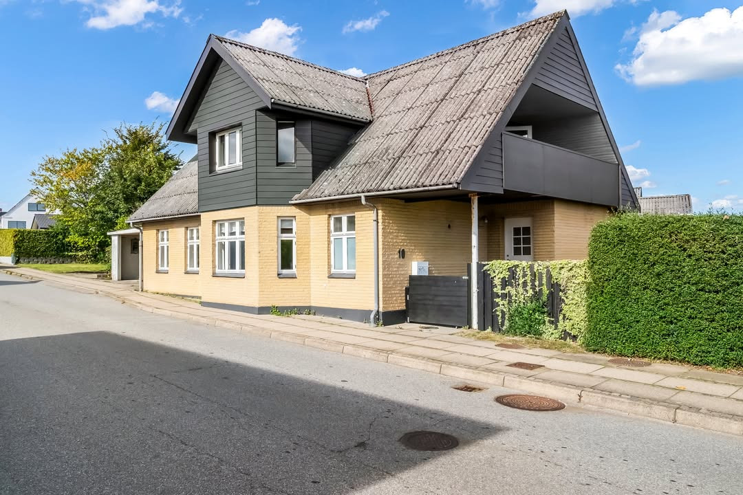 EDC Støvring fremhæver flot og velholdt bolig på Hæsumvej 10 i Støvring